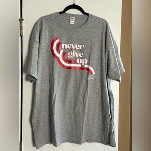 💪 Retro Vibes & Resilience – “Never Give Up” Tee, 2XL